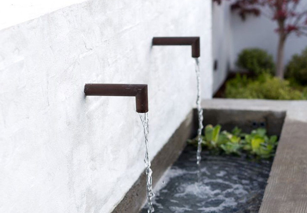 Trough water feature