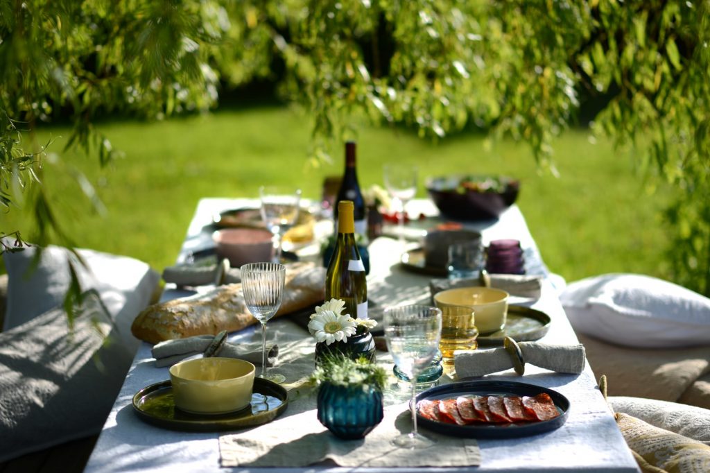 alfresco dining in home garden